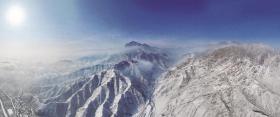 雪覆贺兰山，壮丽巍峨景-图1